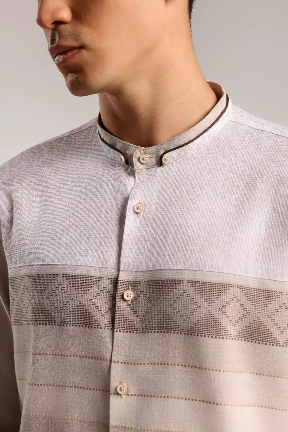 MOC Kemeja Koko Lengan Panjang Pria Najran - Khaki