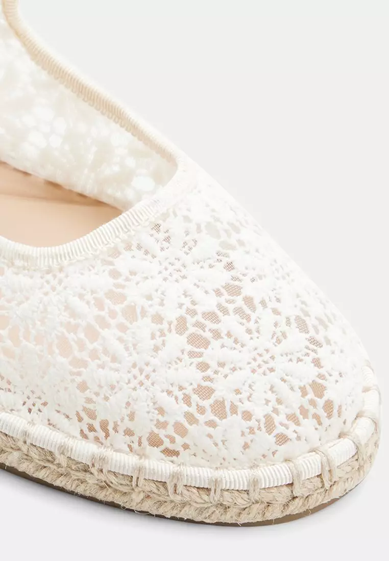 Alisse Flats