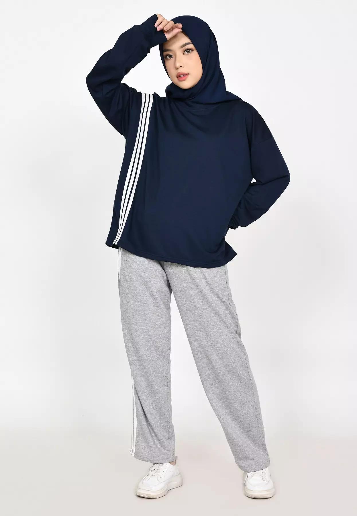 Setelan Training Alena 2