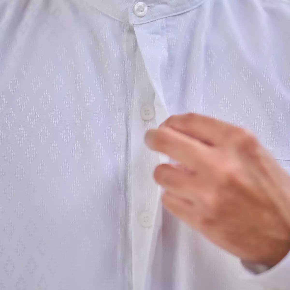 ZM Zaskia Mecca - Elgin Snow Kemeja Koko Pria Lengan Panjang - White Series - Edisi Binar Samudra