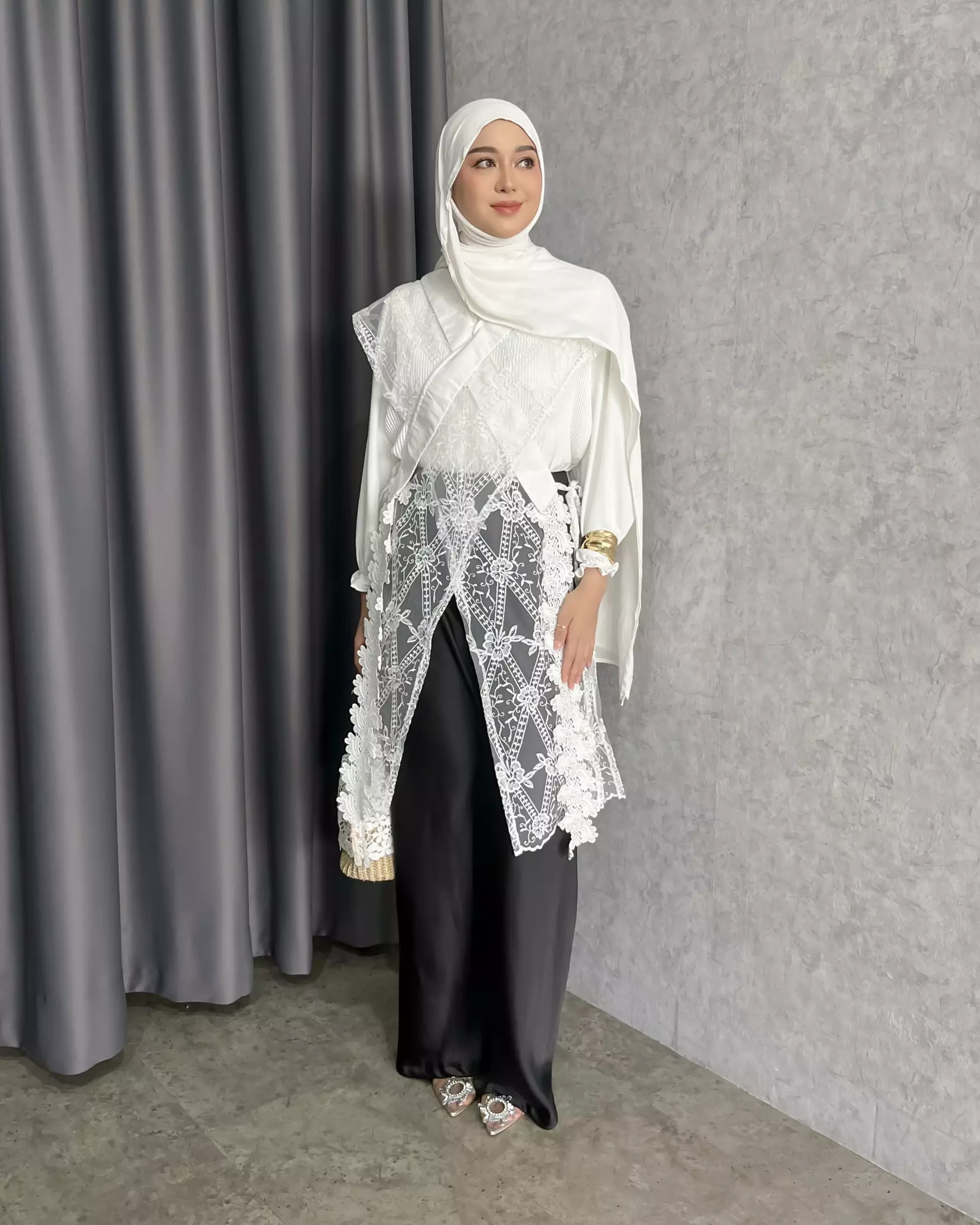 Roselle Vest - White