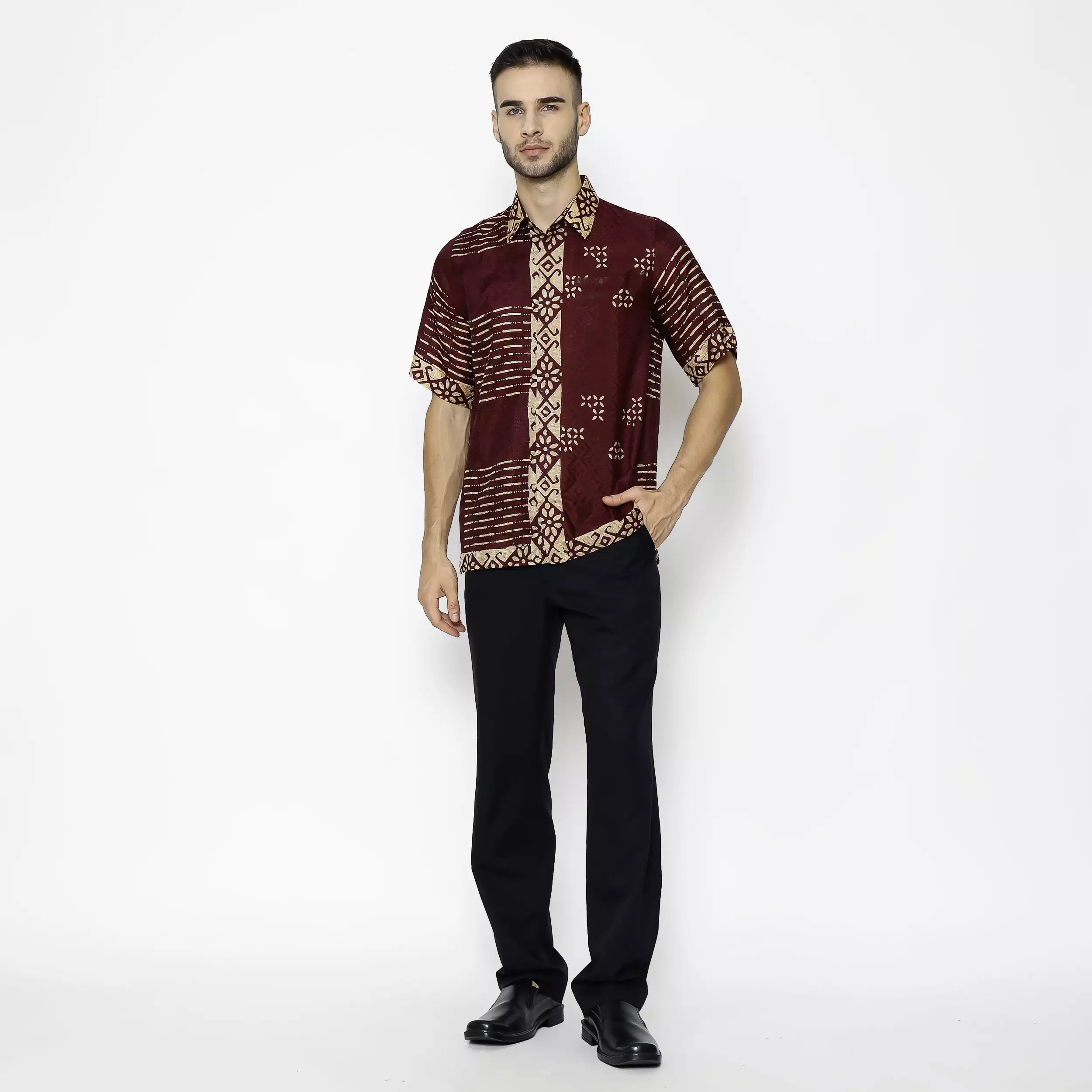 Rinjanie Batik - Kemeja Pria Lengan Pendek - Maroon - Kemeja Pria Batik - Batik Modern 