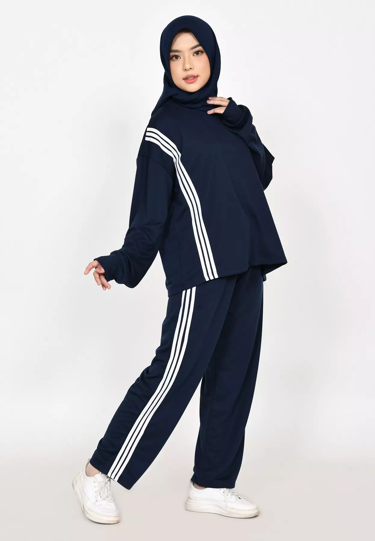 SET Training Sporty Trisya