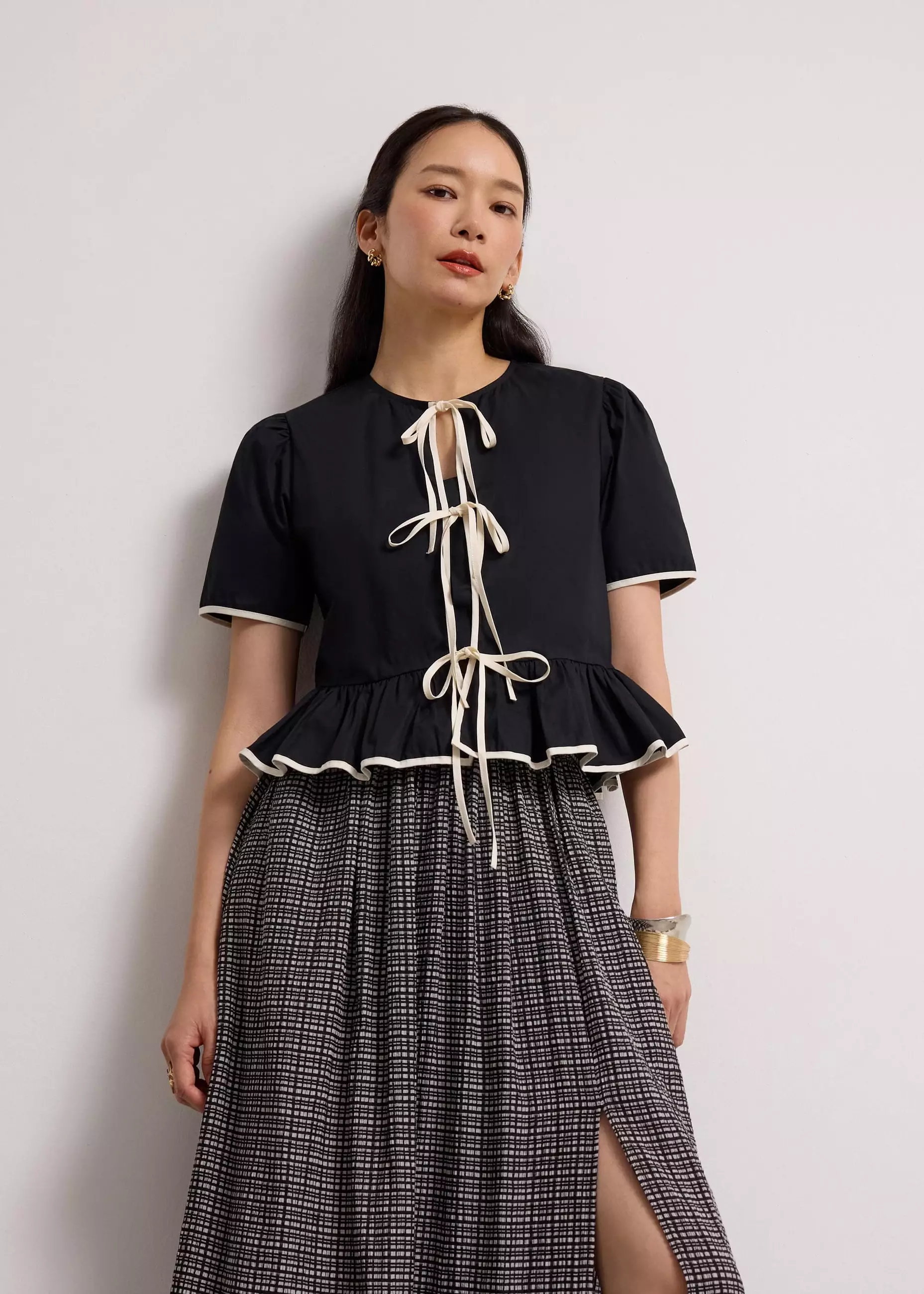 Atasan Wanita - Contrast Piping Round Neck Front Tie Peplum Top