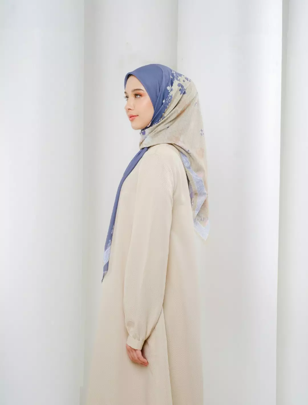 Linzy Printed Scarf Turkish Blue | Hijab Kerudung Segi Empat Motif