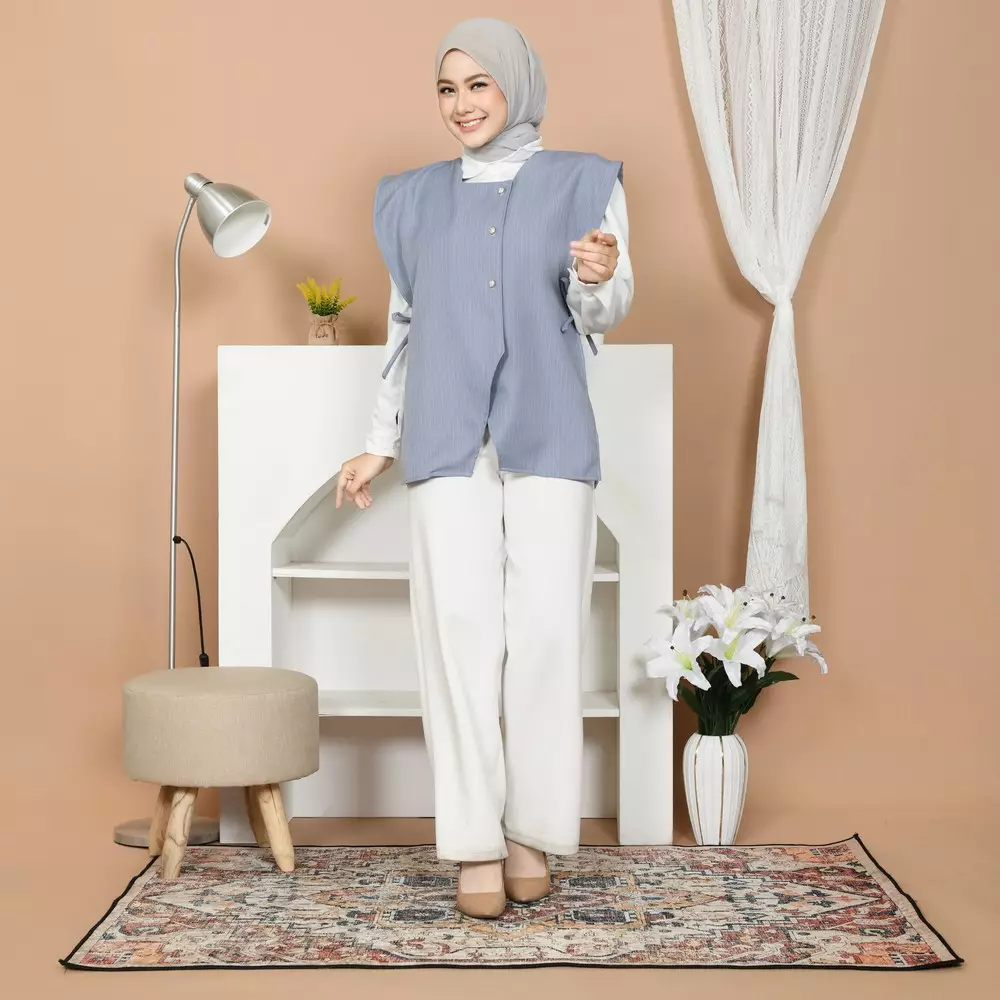 Devara Vest - Powder Gray M19548 R87S3