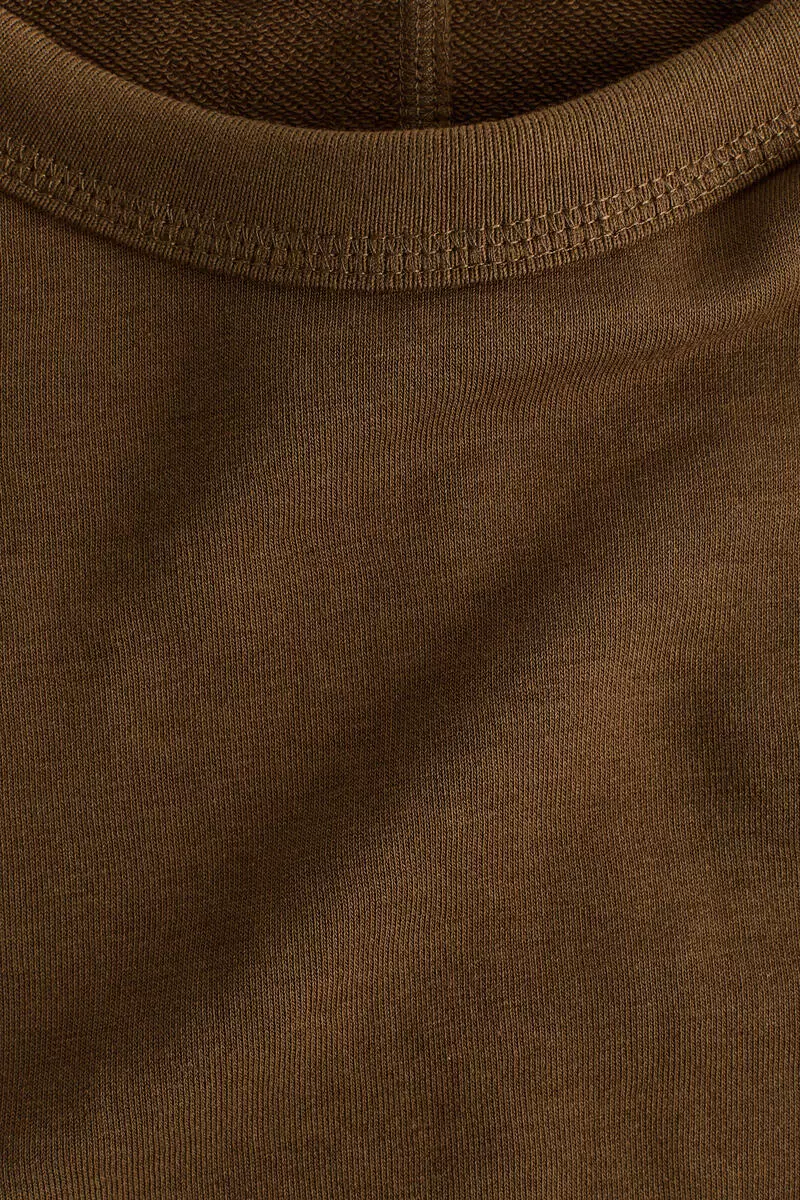Raglan-sleeved sweatshirt