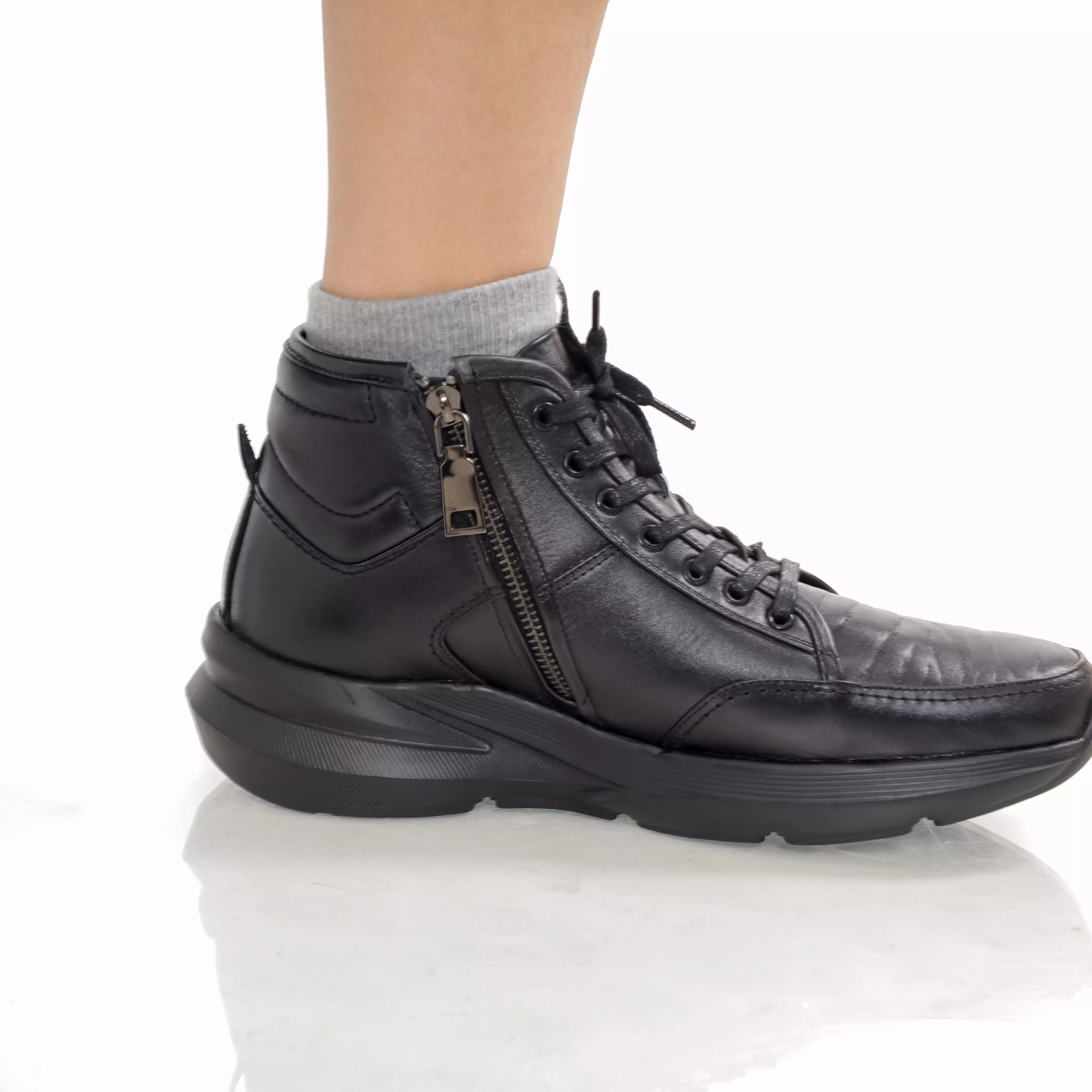 Victor Sepatu Sneakers boots Casual Kulit Asli  Pria Tali Sol Super Ringan dan empuk - Black