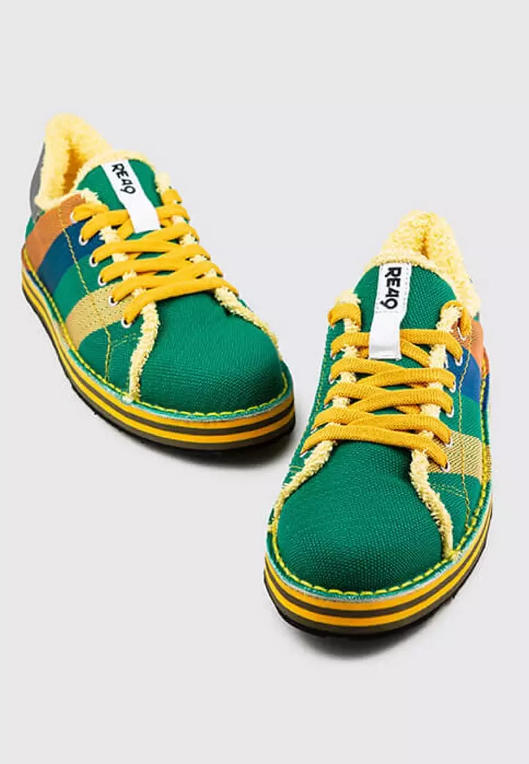 MARE LIFESTYLE Sneakers - Made from 100% Recycled Materials in Italy from Recycled beach beds and chairs fabric and car tyres for the soles. MARE LIFESTYLE sneakers - Green/Yellow