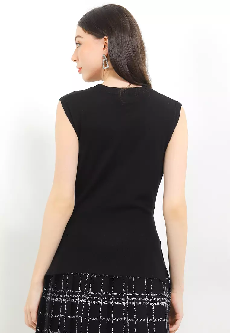 Sleeveless Overlapped Knit Top W/ Button