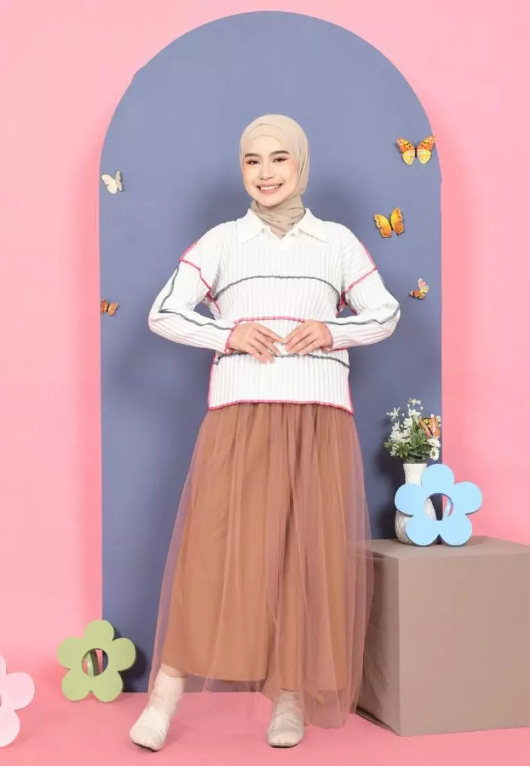 Yuna Playfull Knit Tops - Broken White M18127 R16S6