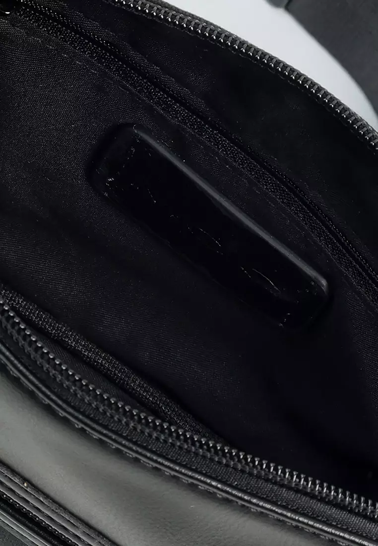 MOC Tas Pria Bag Waist Bag Edgard - Black