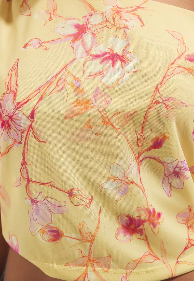 Light Yellow Floral Patterned Fitted/Fits the Body Asymmetric Collar Flexible Knitted Blouse TWOSS25BZ00046