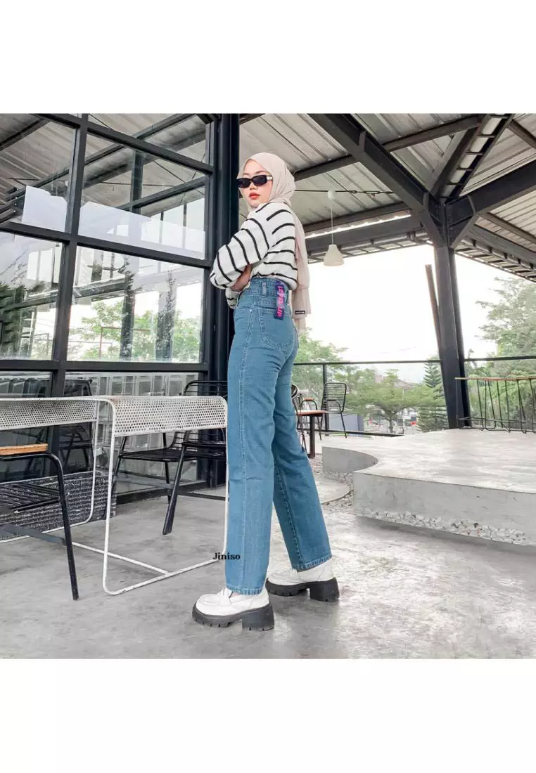 Ultra Highwaist Loose Jeans 228 LEVEL UP