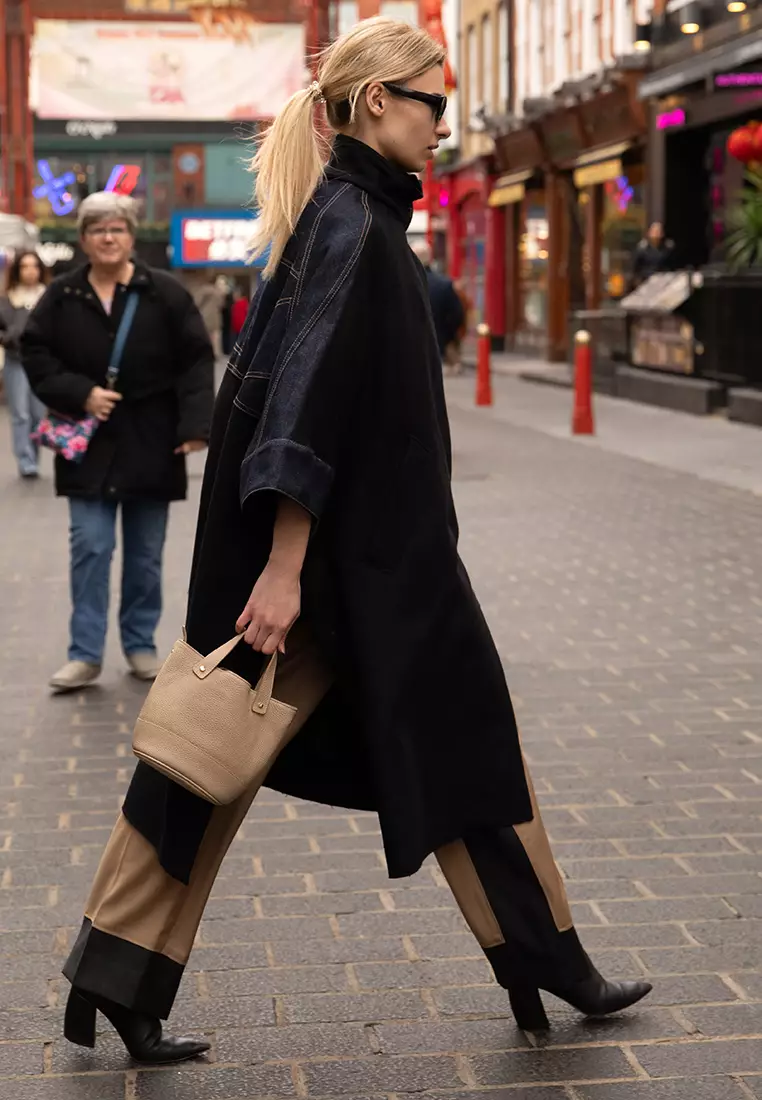[Online Exclusive] JULIANA Mini Bucket Bag - Milkshake Latte