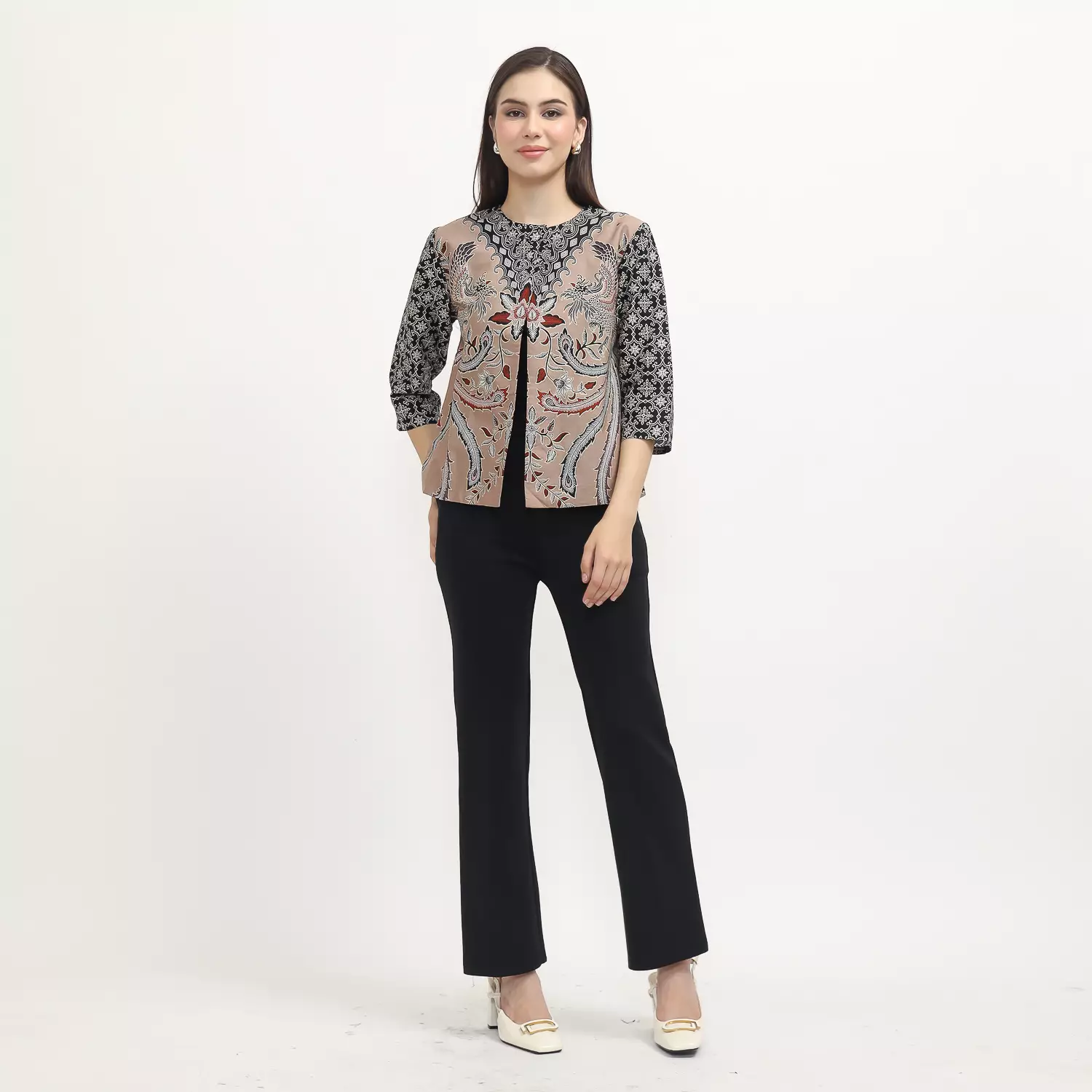 Blazer Batik Wanita - Bhatara Batik Tasya - Atasan Batik Modern Lengan Panjang