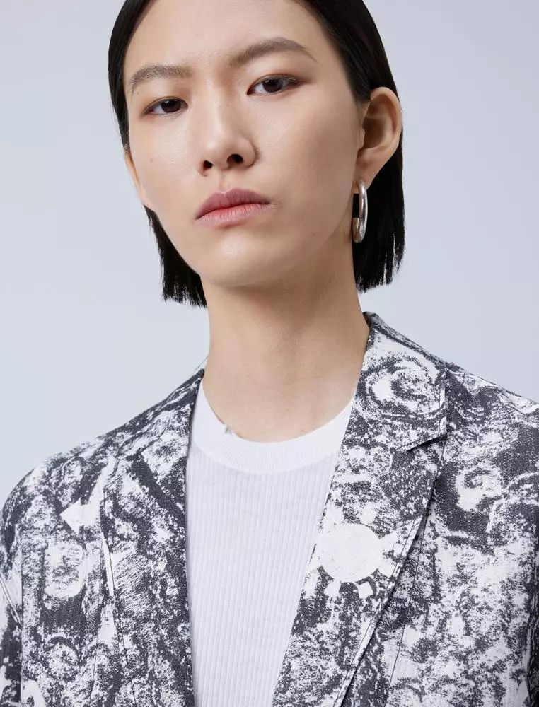 通勤气质中长款西服