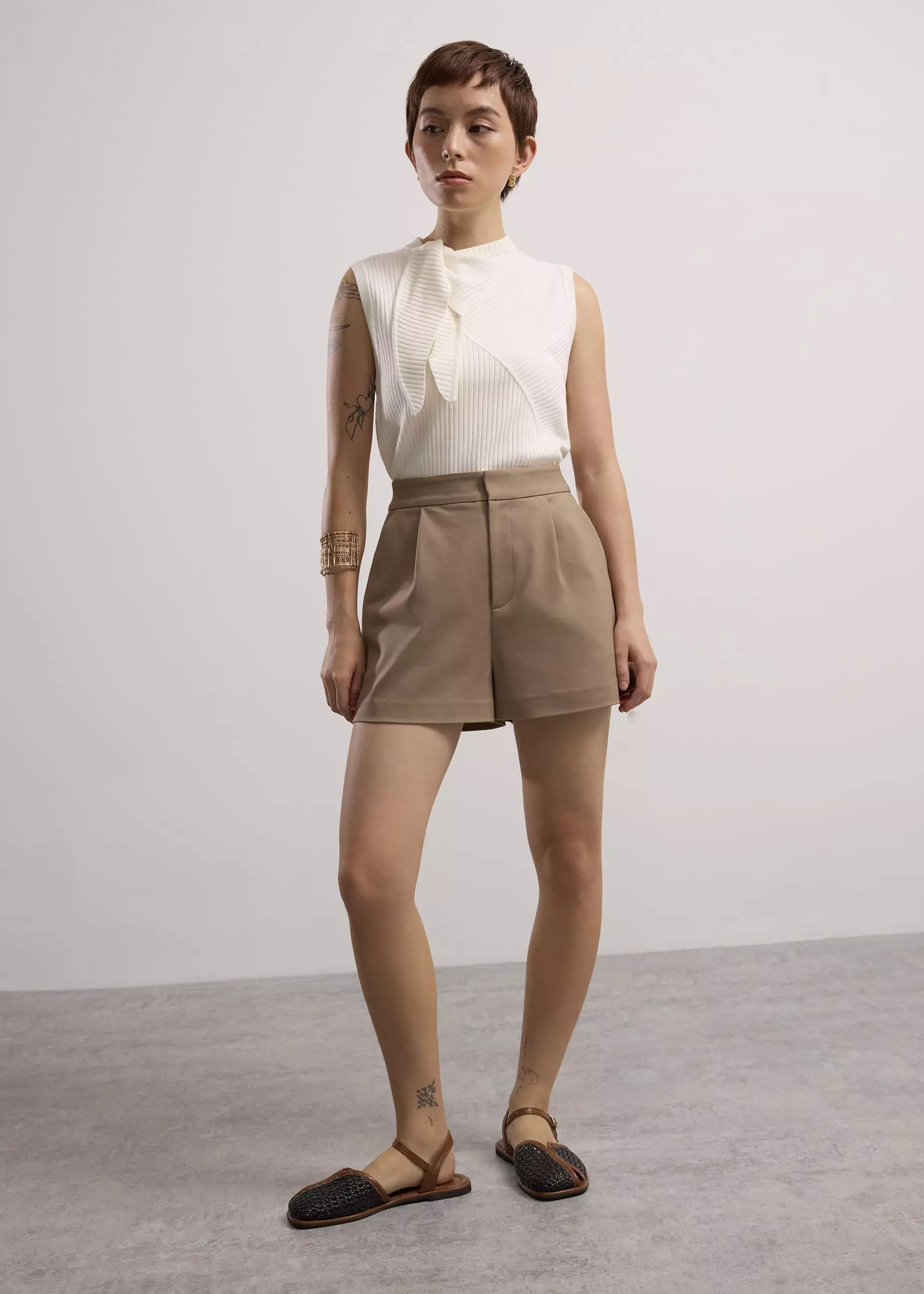 Celana Pendek Wanita -  Willow Classic Tailored Shorts
