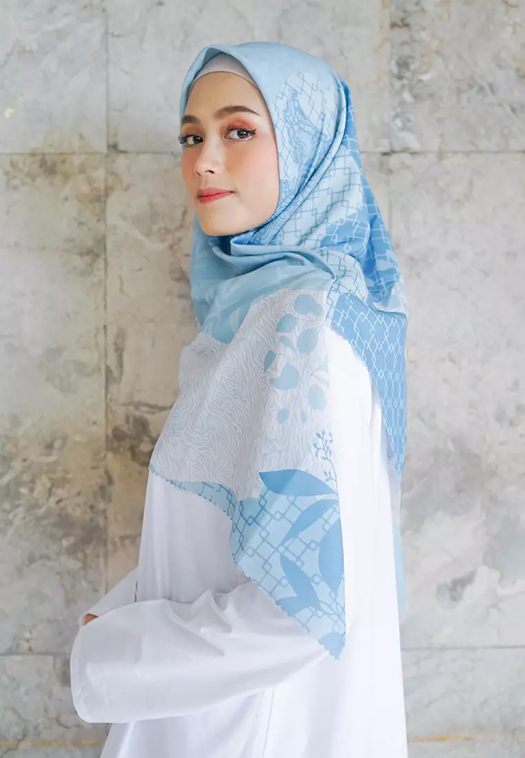 WK015 ES30B kerudung segi empat voal Iris Series baby blue