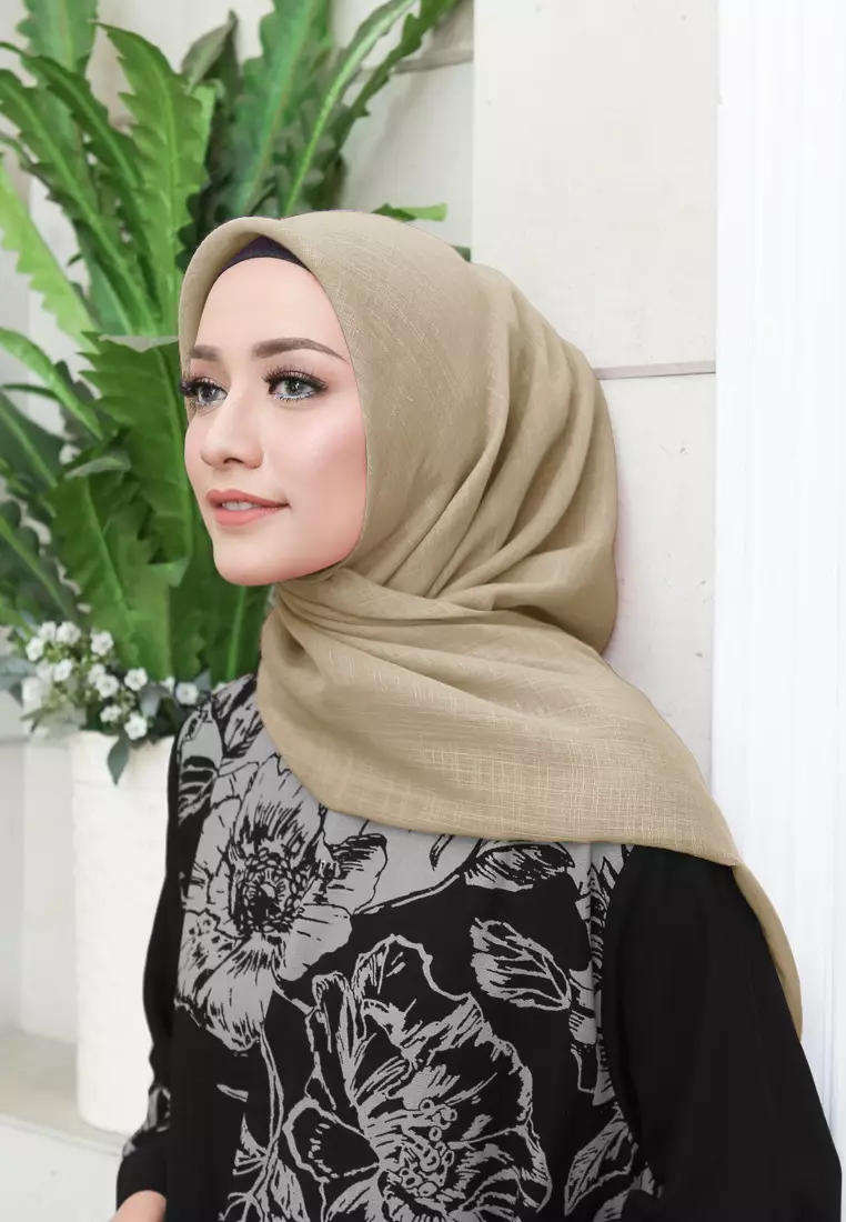 Linenna Scarf | Hijab Segiempat Linen Bamboo - Amber Gold