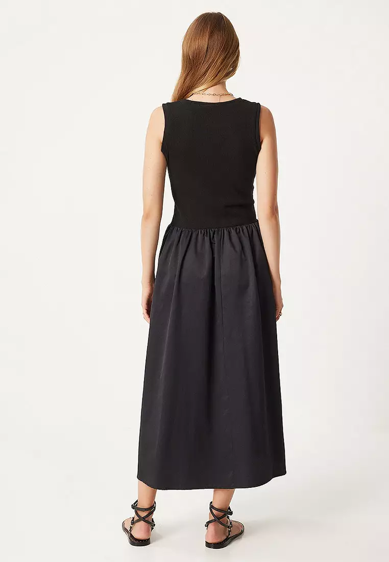 Sleeveless Knitted Dress