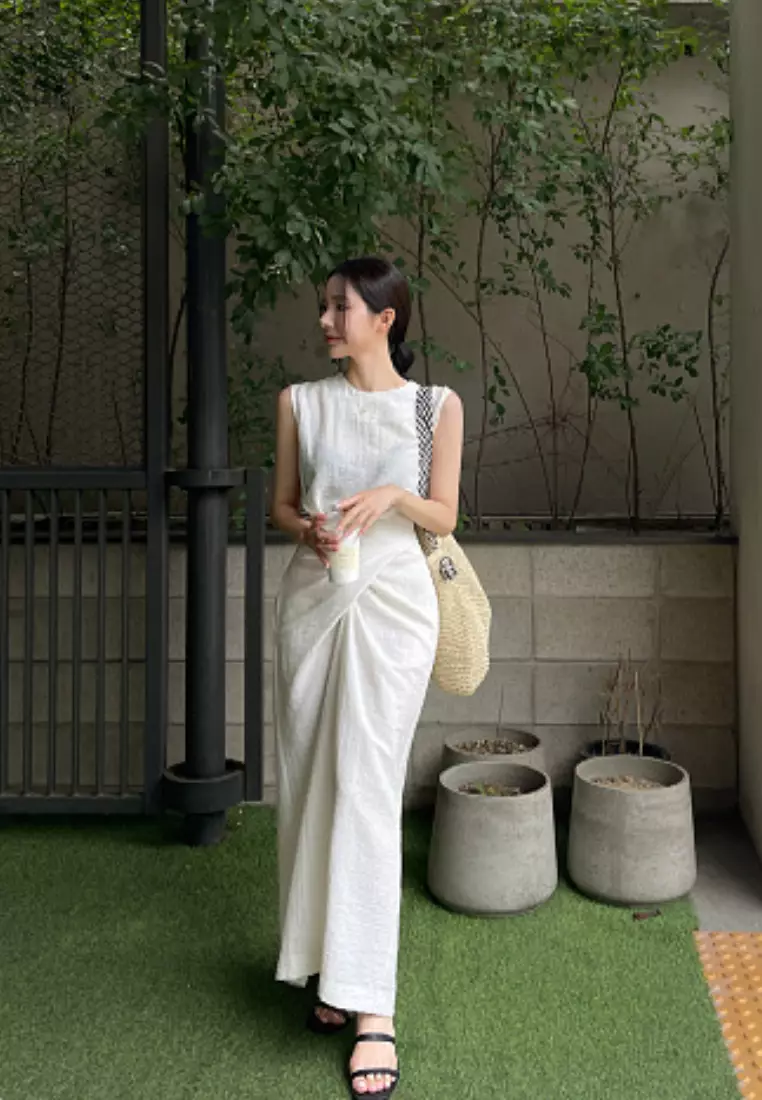Sleeveless Waist Cinching Dress CA26041020