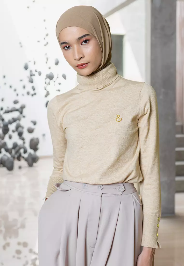 Jenna & Kaia - Kaos Turtleneck Wanita - Nafa Turtle Neck Beige Sand