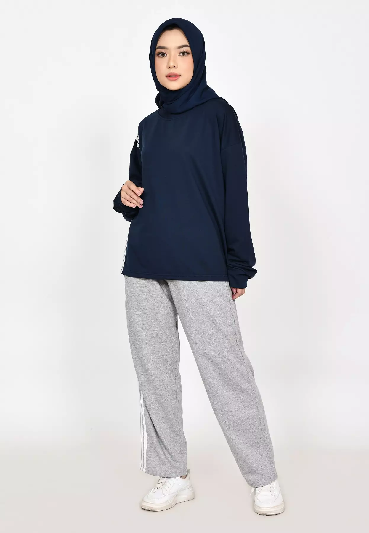 Setelan Training Alena 2