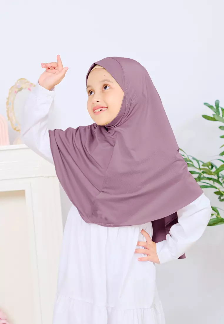 Cotton Bee - Jennaira Bergo Dagu | Hijab Instan Anak Non Pad - L