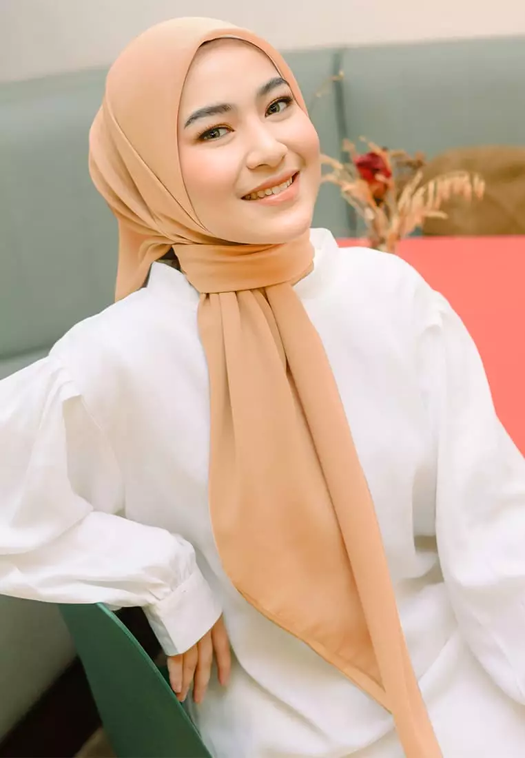 Polly Cotton (Hijab Segiempat Bella Square) Nude