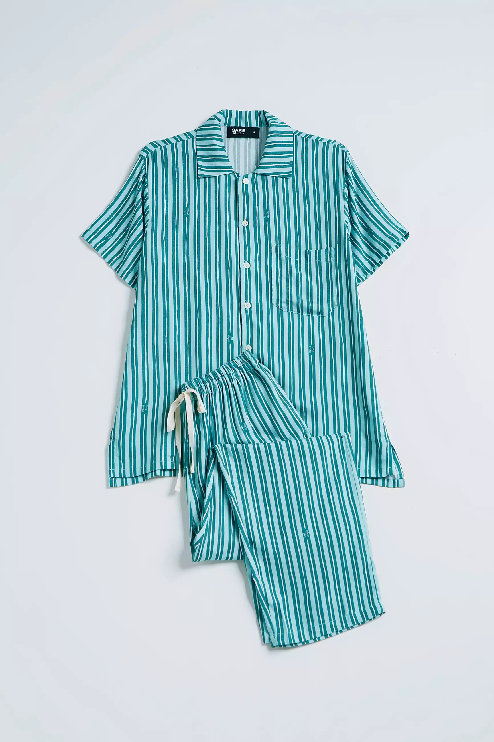 Piyama Set Lengan Pendek Katun Ecovero | SARE Studio Sleepwear KASTURI set in Ocean Salur