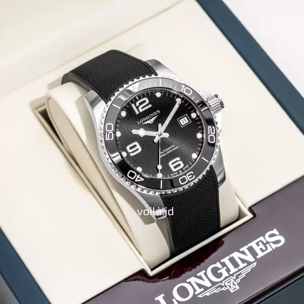 HydroConquest 41 - L3.781.4.56.9 Automatic Sunray Black