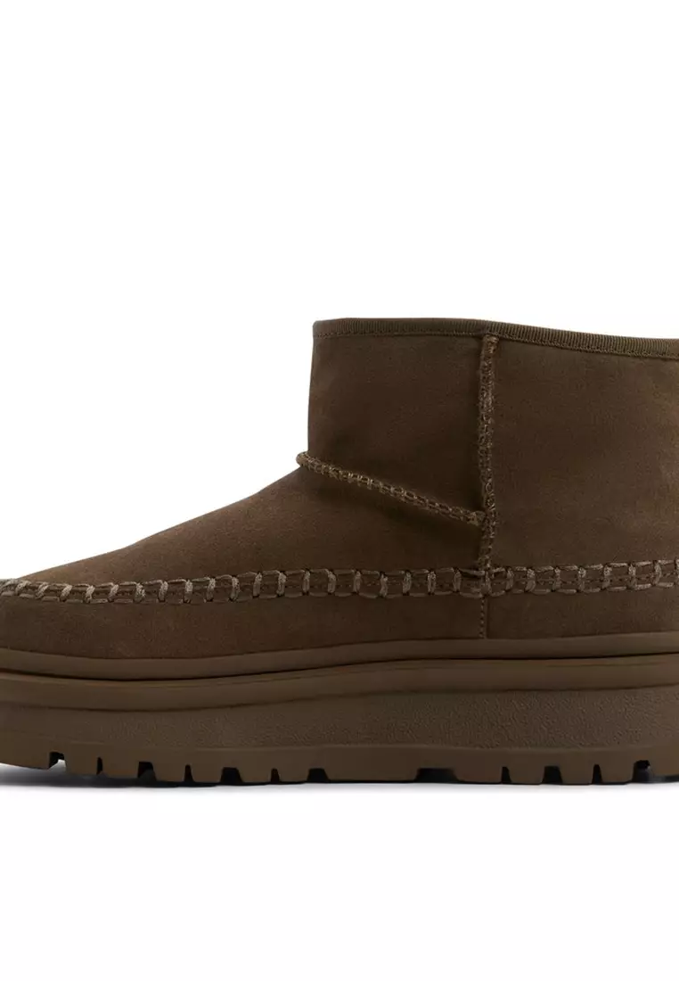Milanie Boots