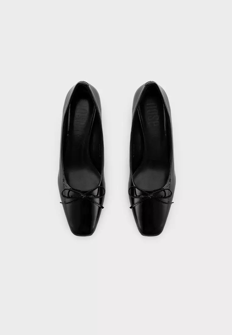 RIBBON DETAIL SQUARE TOE MID HEEL PUMP