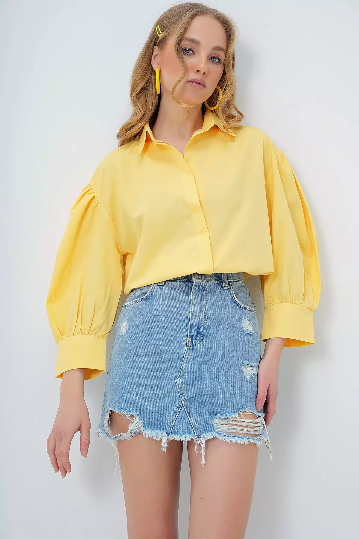Women's Yellow Balloon Sleeve Hidden Placket Basic Poplin Shirt