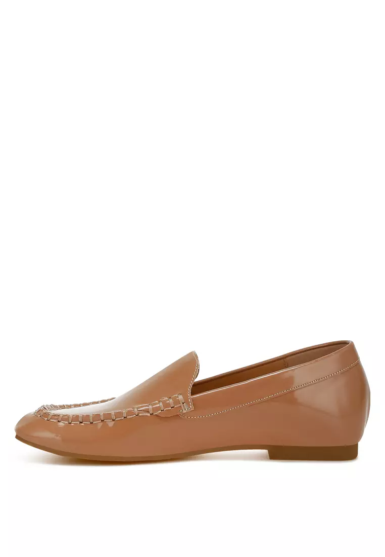 Sepatu Loafer Kulit Paten Warna Beige