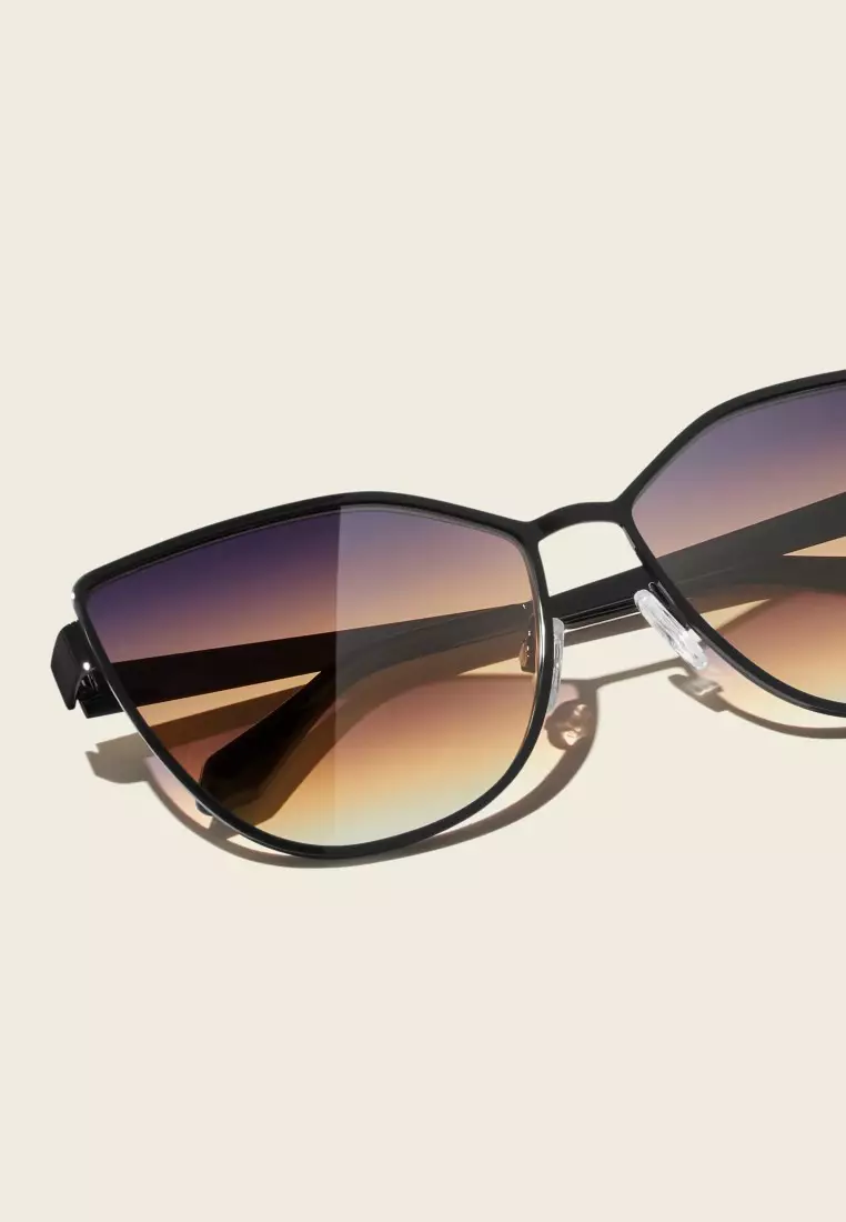 In Pursuit Sunglasses - Black/Futuredusk Poppy