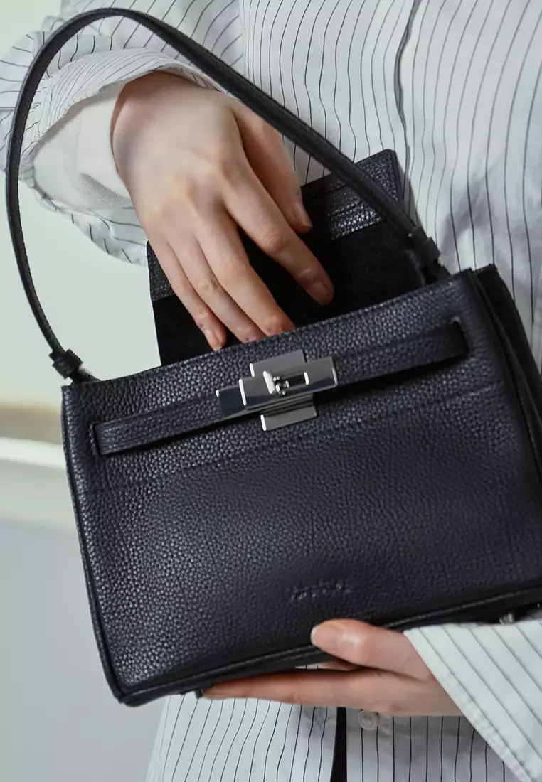 SAOIRSE Soft Structural 扣子皮帶迷你袋 II - 黑色