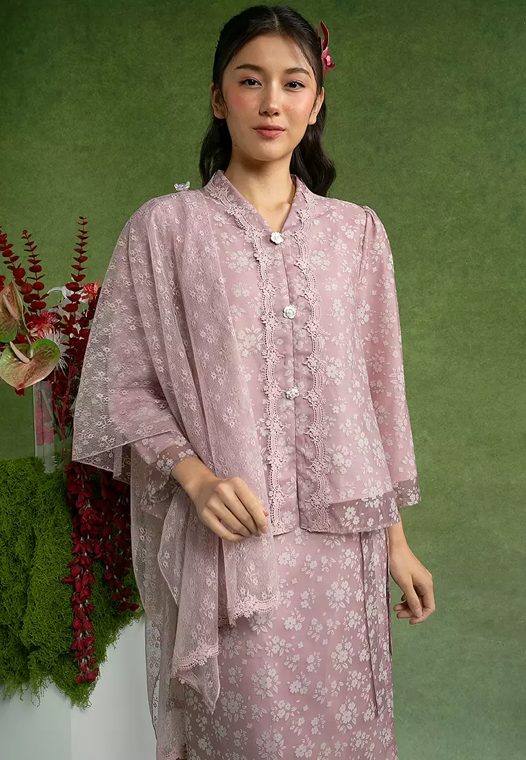 Laila Kebaya with Shawl