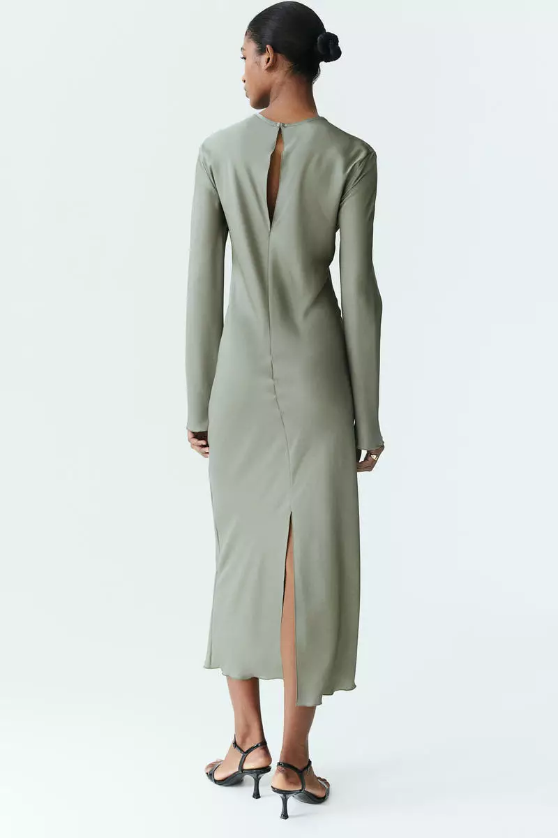 Long-sleeved midi dress