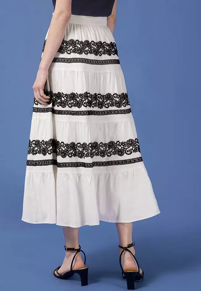 Tiered Midi Skirt with Lace Detail