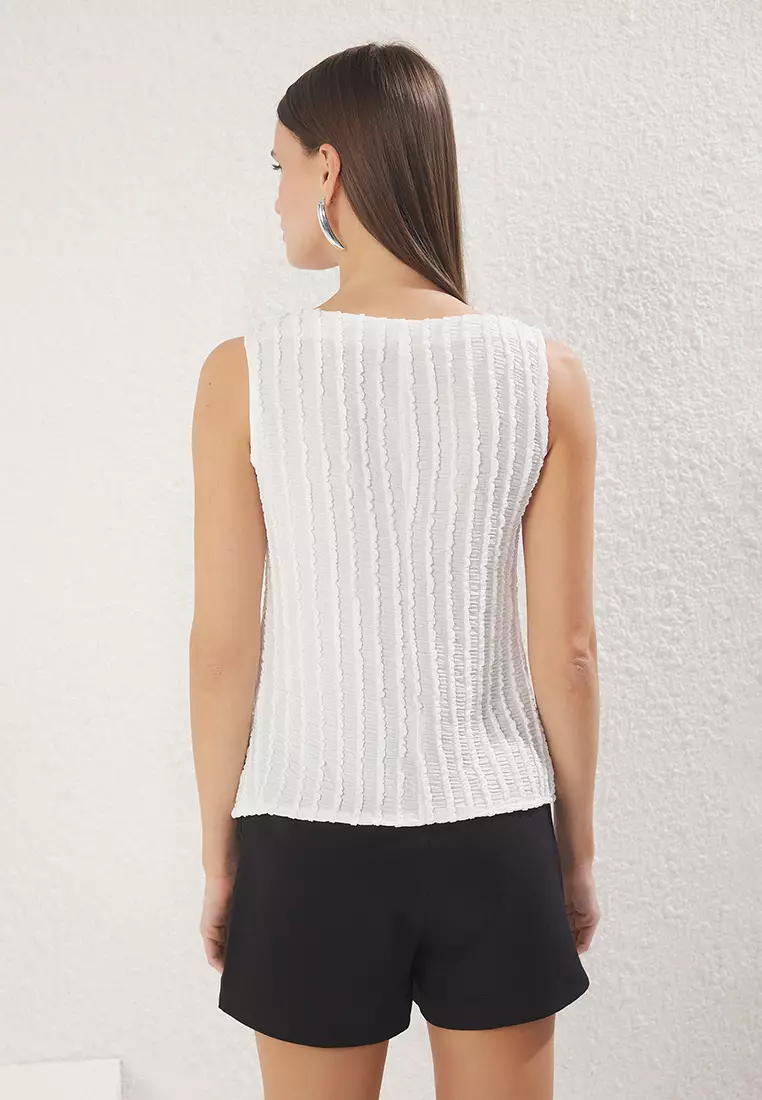 Ecru Knitwear Look Regular Pattern Knitted Blouse TWOSS25BZ00385
