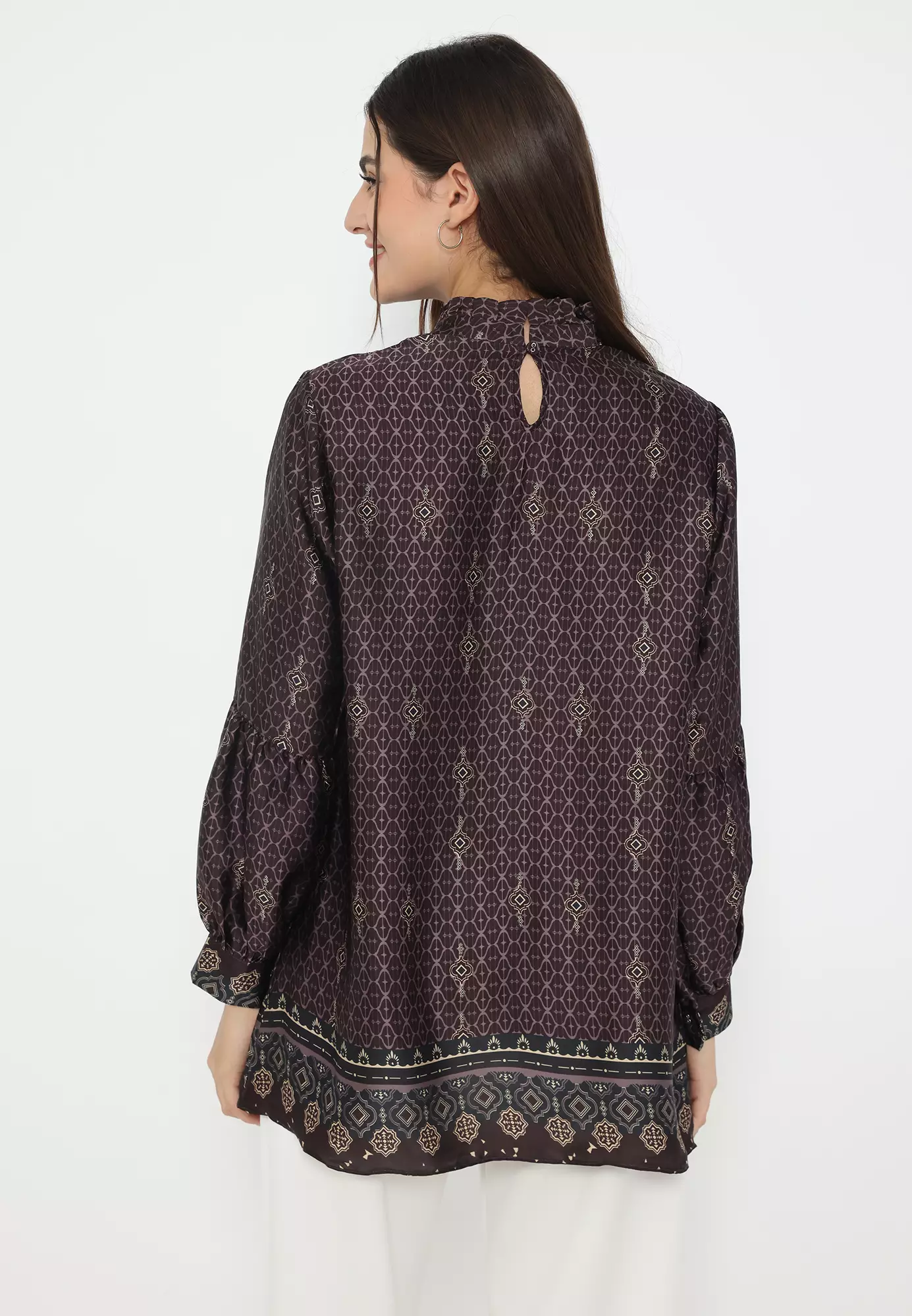 Ruffle Blouse Printed With Puff Sleeve In Deep Purple By Brilliant Girl Warna UNGU