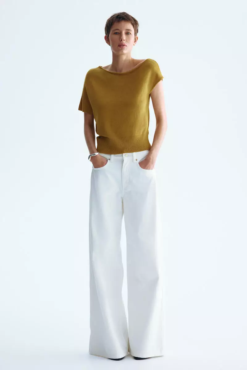 Fine-knit one-shoulder top