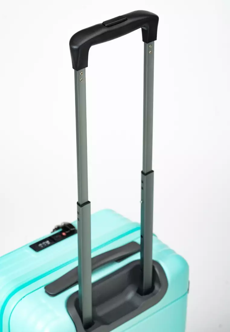 Alpha 4pcs Set 16,20, 24, 28"  Hard Case Luggage in Mint