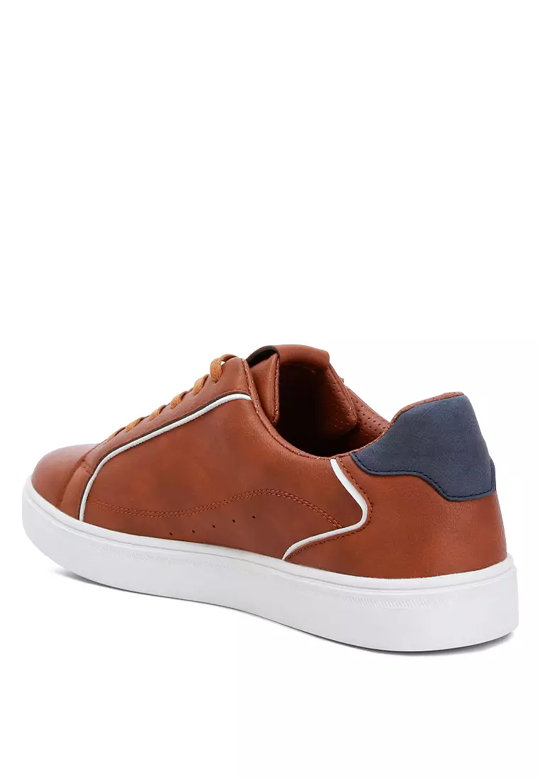 Sepatu Kets Pria Bertali Rendah Warna Coklat