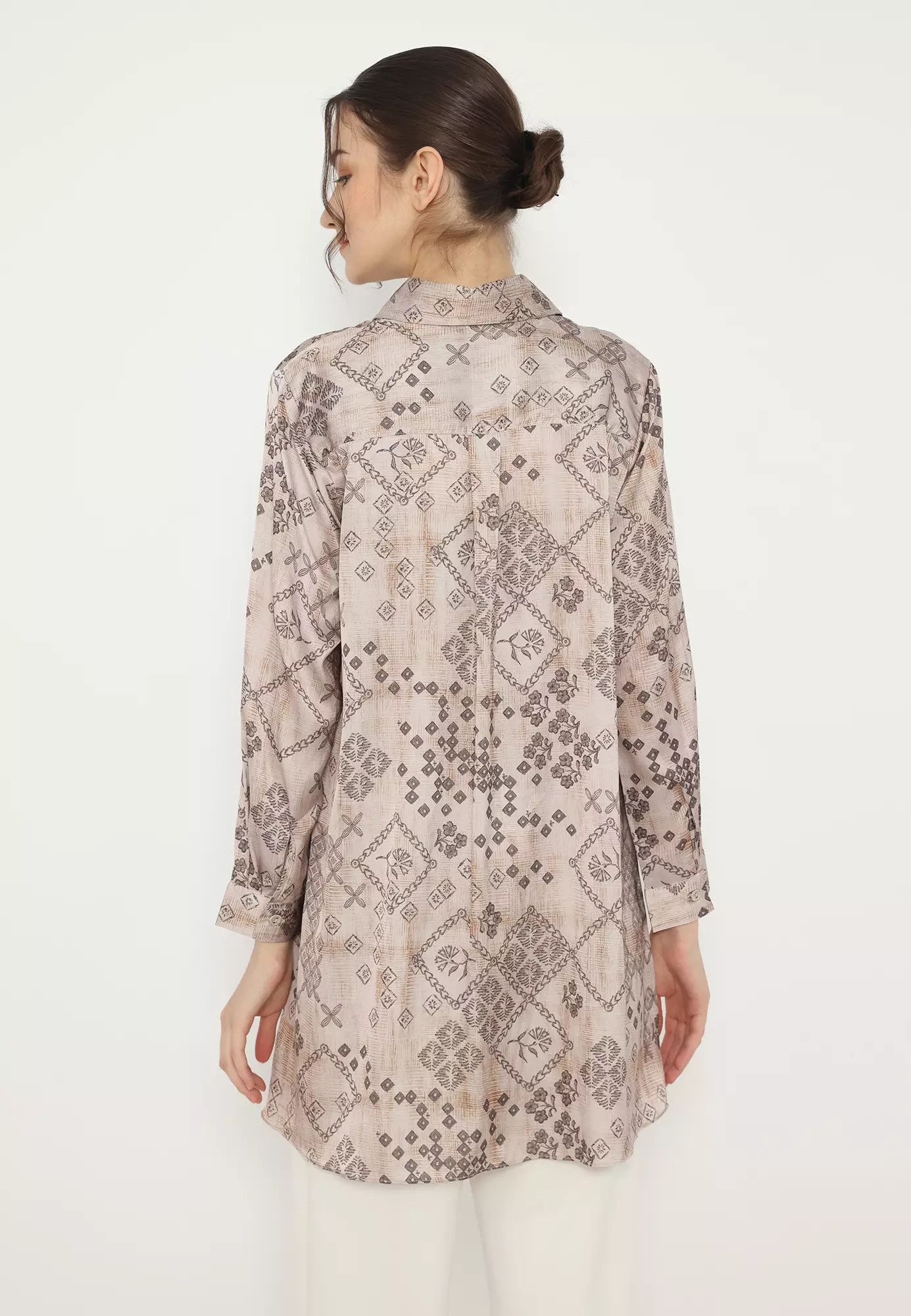 Long Sleeve Shirt With Printed In Brown By Brilliant Girl Warna COKLAT