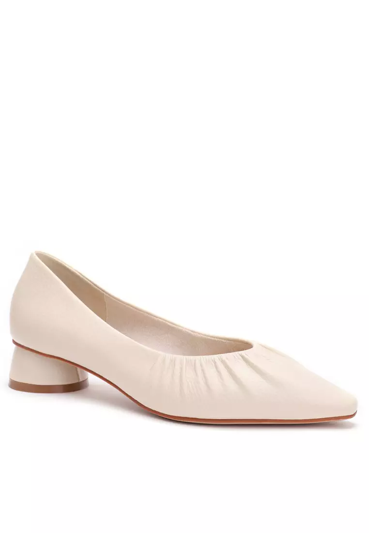 Discount on Twenty Eight Shoes  shoes - SKU: Soft Synthetic Leather Round Pumps 2031-9