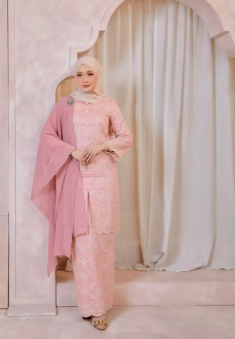 Permata Luxe Embroidery Long Kebaya with Kipas Belakang Skirt