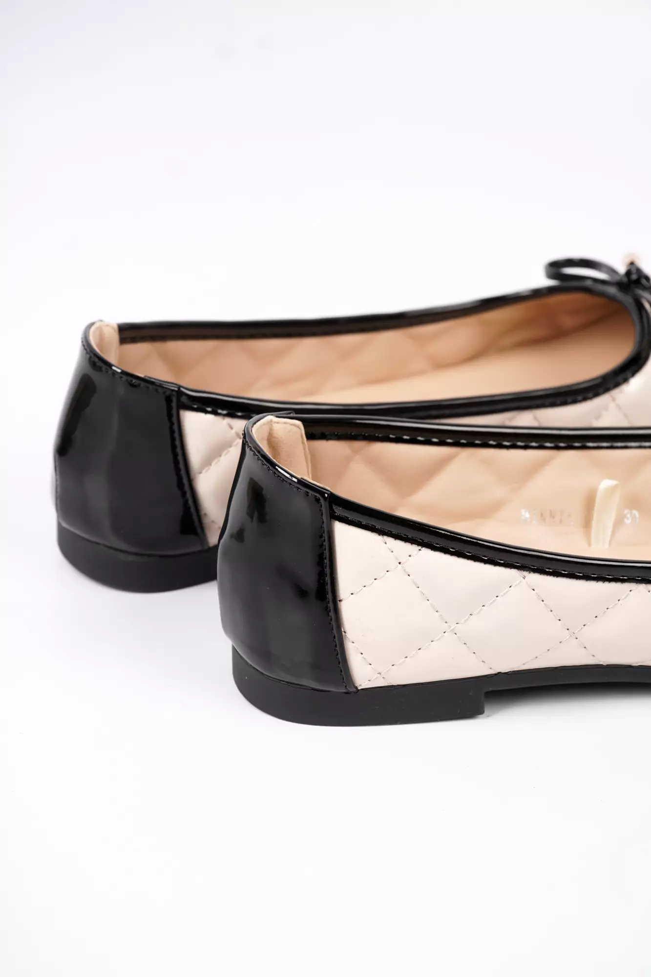 Blow Boja Flats Shoes Wanita MINNIK 0020